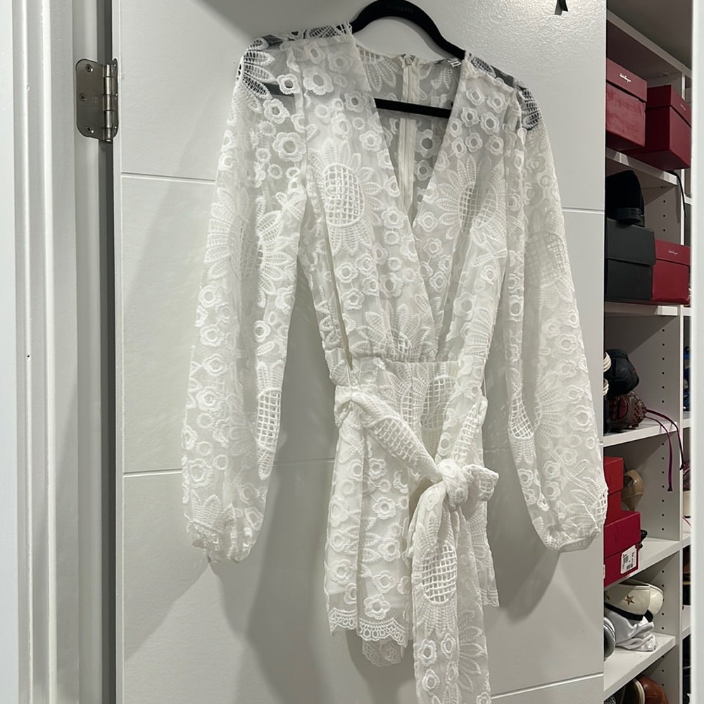 White lace jumper